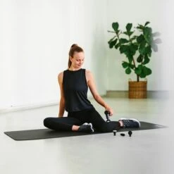 Blackroll Vibrationsmassagegerät "Fascia Gun" 20 Blackroll Vibrationsmassagegerät "Fascia Gun" -Fitnessgeräte 322 5309 8